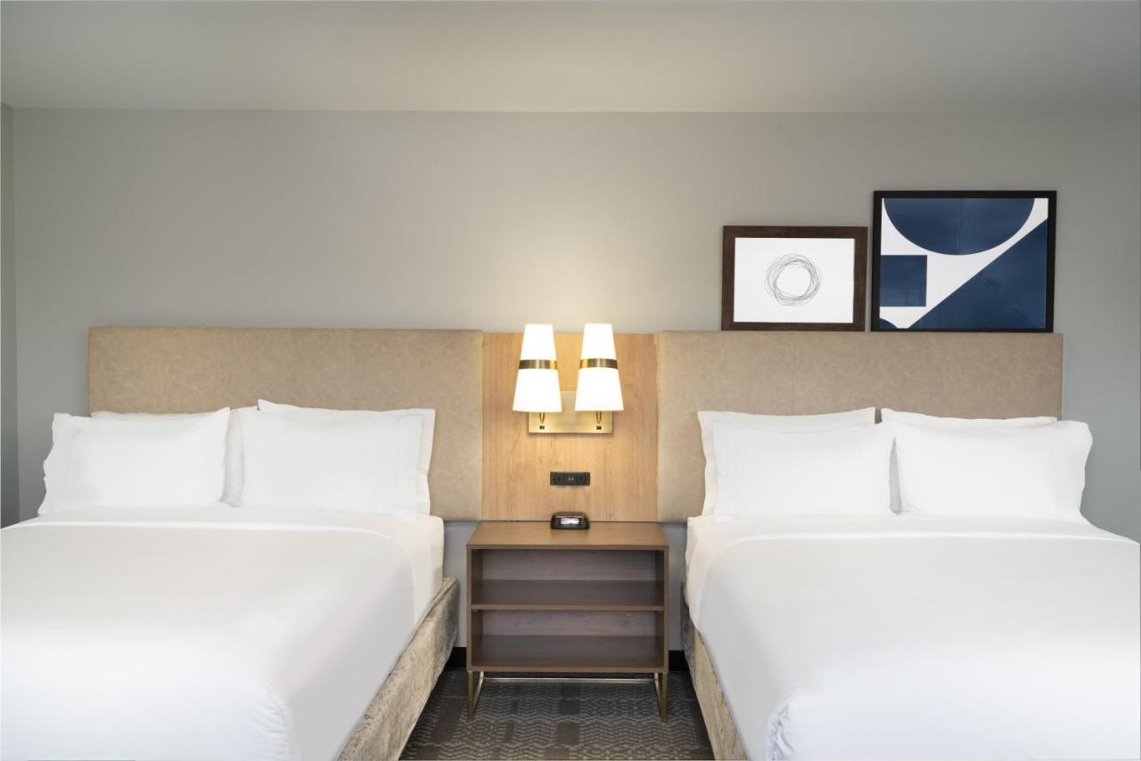 Queen Studio with Two Queen Beds - Hearing Accessible - Non-Smoking