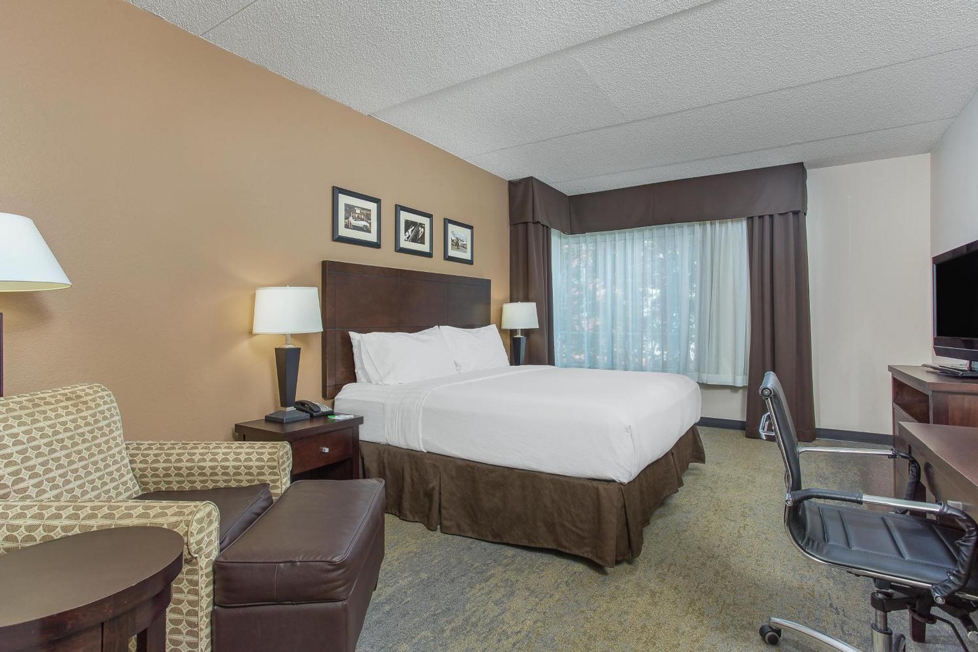 Standard King Room
