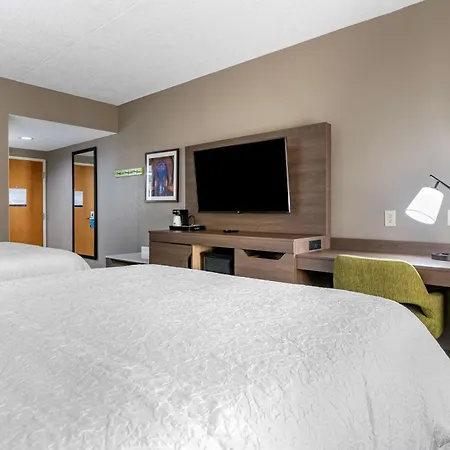 Hampton Inn & Suites Louisville East-2